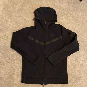 Nike tech fleece all black